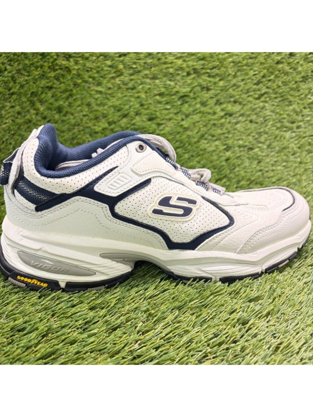Skechers Vigor 3.0 Arbiter Mens Size 7.5 White Athletic Running Shoes Sneakers